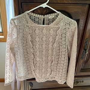 Lace type perfect for spring and fall
